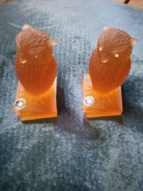 GORGEOUS Pair of 1970 Westmoreland Satin Amber Glass 4" Owl figurines